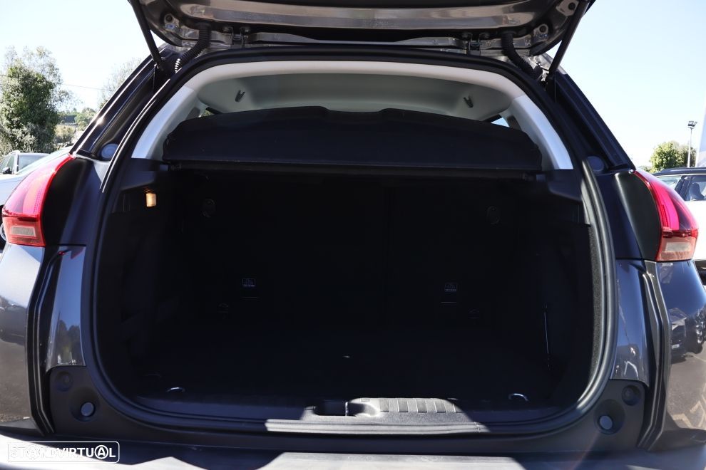Peugeot 2008 1.2 PureTech Signature - 18