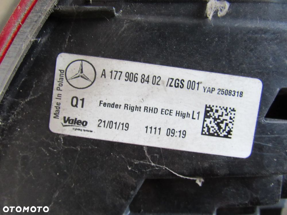 mercedes aklasa w177 tył lewa prawa lampa - 8