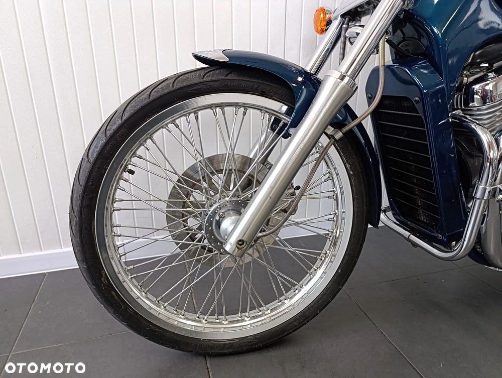 Suzuki Intruder - 10