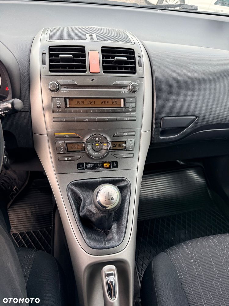Toyota Auris 1.4 D-4D Life - 11