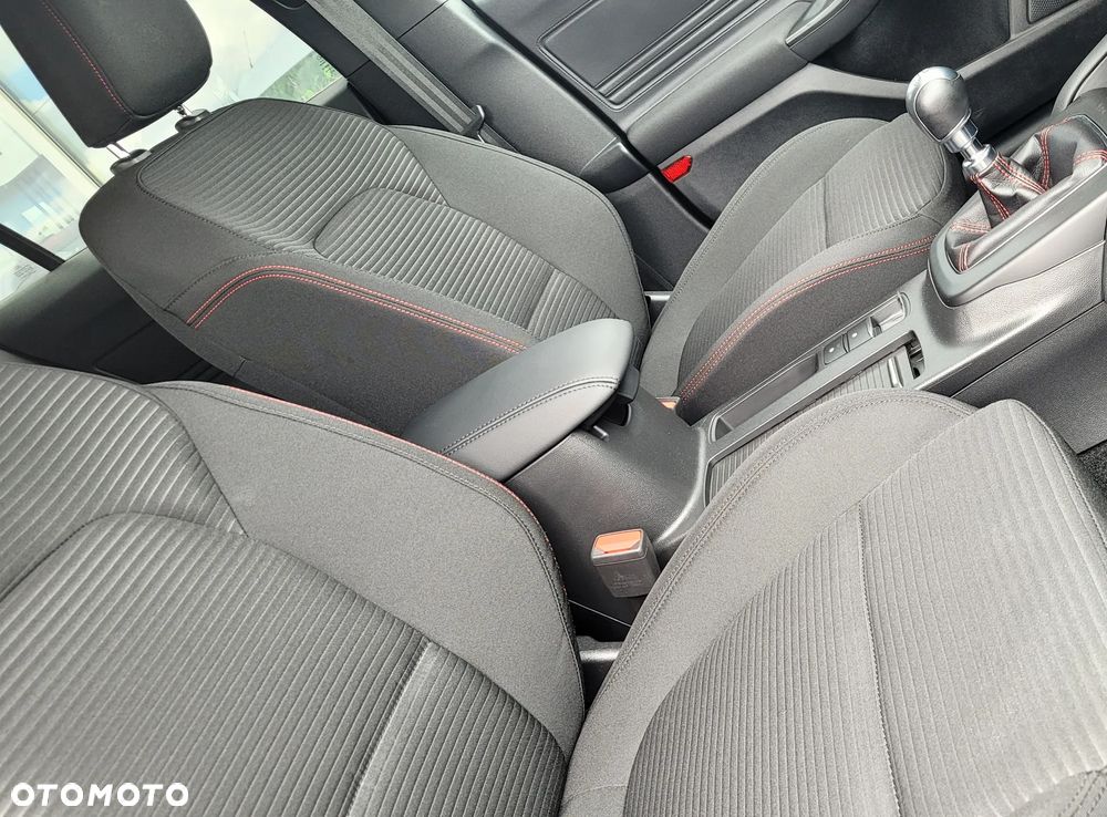 Ford Focus 1.0 EcoBoost ST-Line X - 9