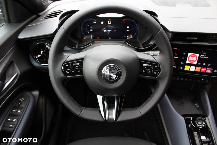 Alfa Romeo Junior 1.2 mHEV Ti eDCT - 3