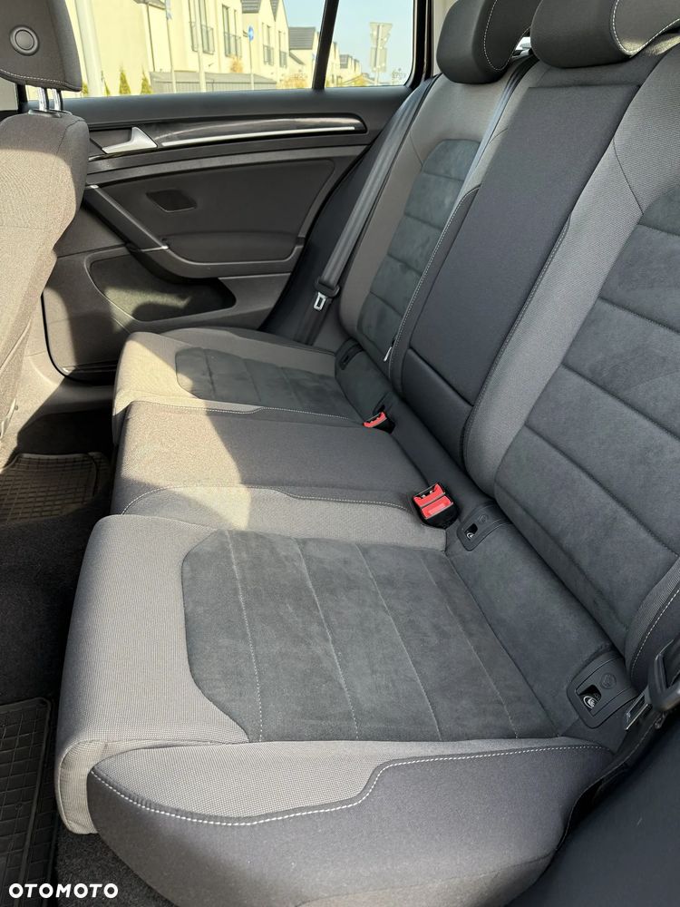 Volkswagen Golf 1.5 TSI BlueMotion ACT Highline - 23
