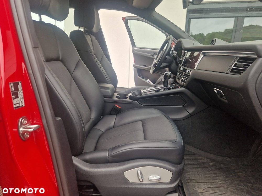 Porsche Macan T - 23