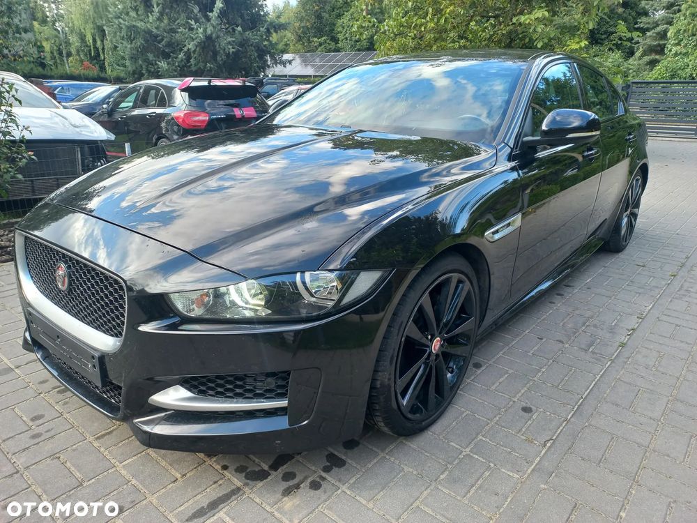 Jaguar XE 20d R-Sport - 1