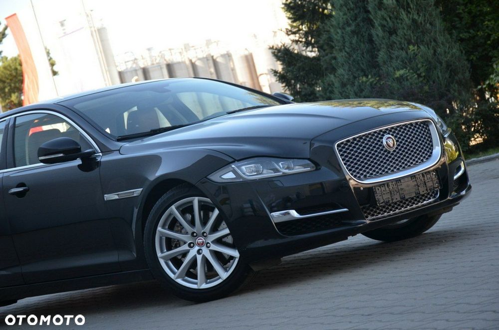 Jaguar XJ - 22