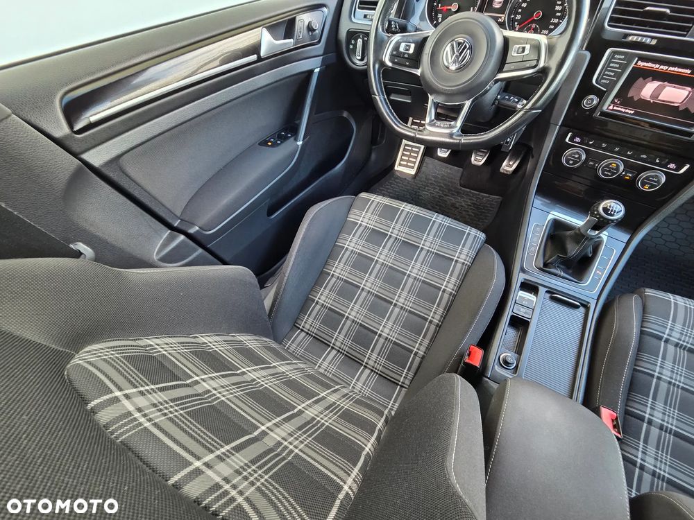 Volkswagen Golf 2.0 TDI BMT GTD - 21
