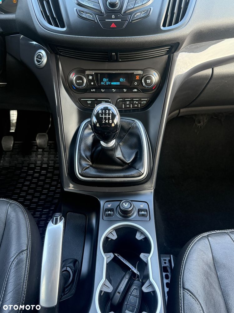 Ford Kuga 2.0 TDCi 2x4 Titanium - 26