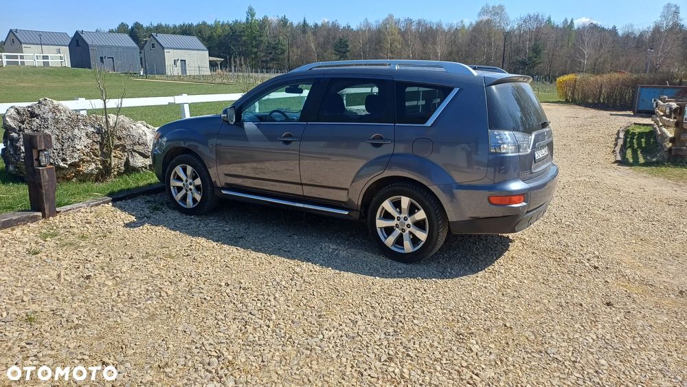Mitsubishi Outlander 2.0 DI-D 4WD Intense - 1