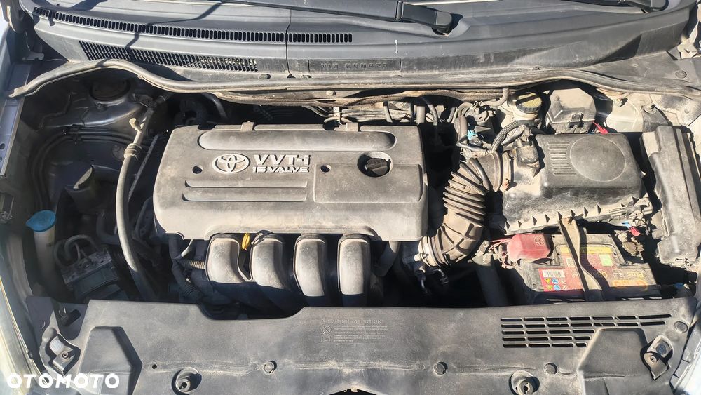 Toyota Corolla Verso 1.8 Sol + 7os - 8