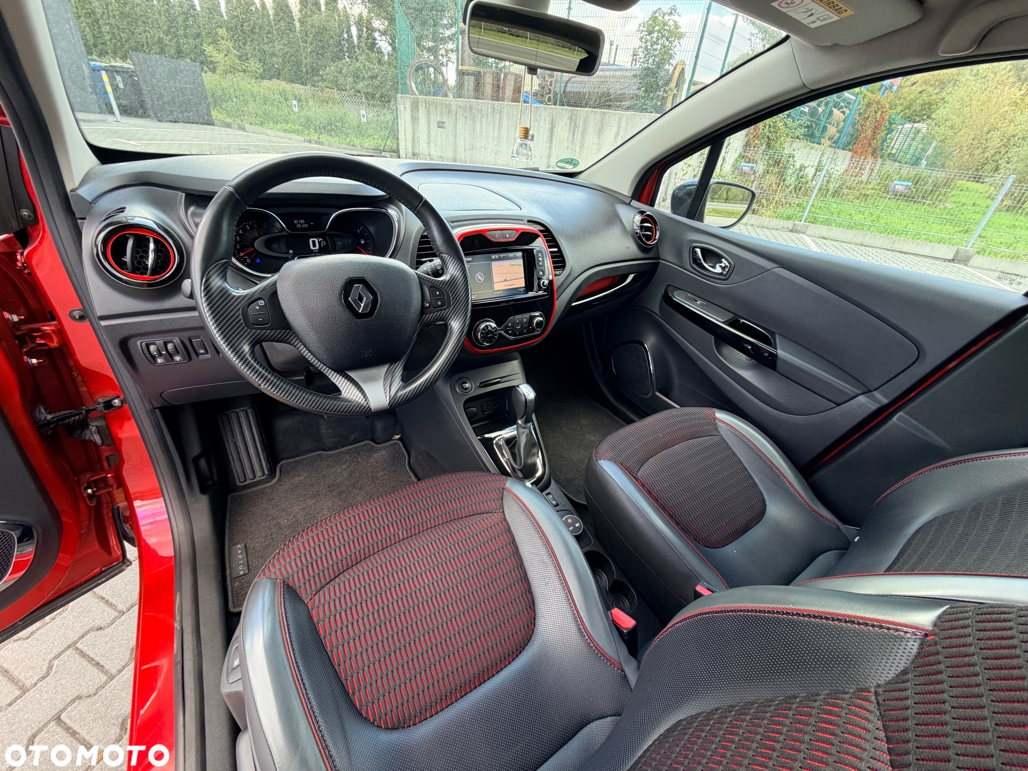Renault Captur 1.2 TCe Helly Hansen EDC - 16