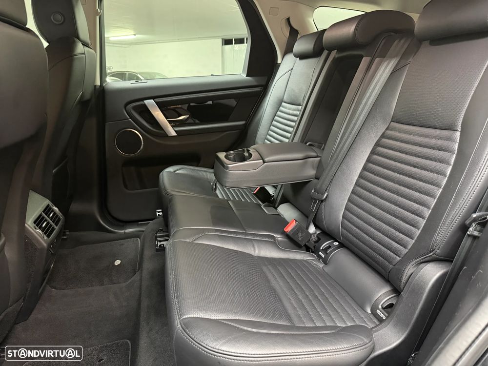 Land Rover Discovery Sport P300e - 28