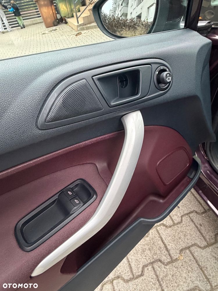 Ford Fiesta 1.4 Autom Titanium - 18