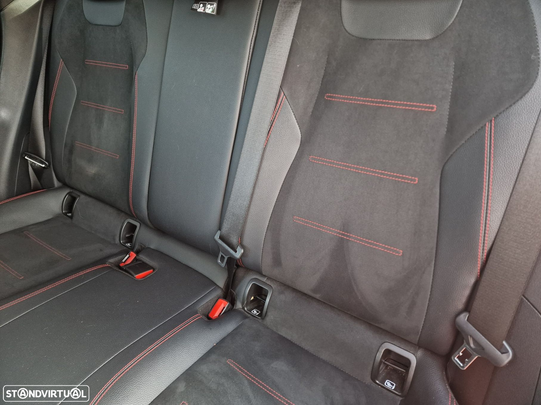 Mercedes-Benz GLA 250 e AMG Line - 16
