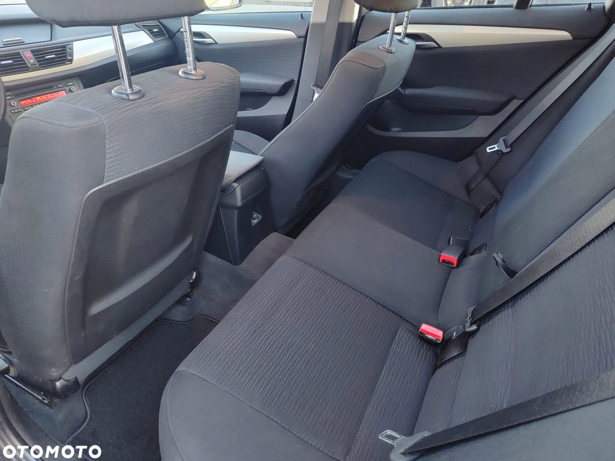 BMW X1 sDrive16d - 14
