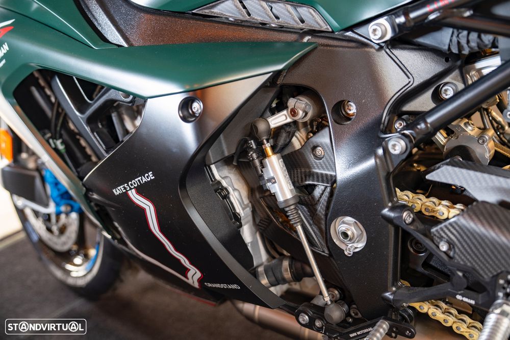 BMW M 1000 RR TT Isle of Man Edition - 9
