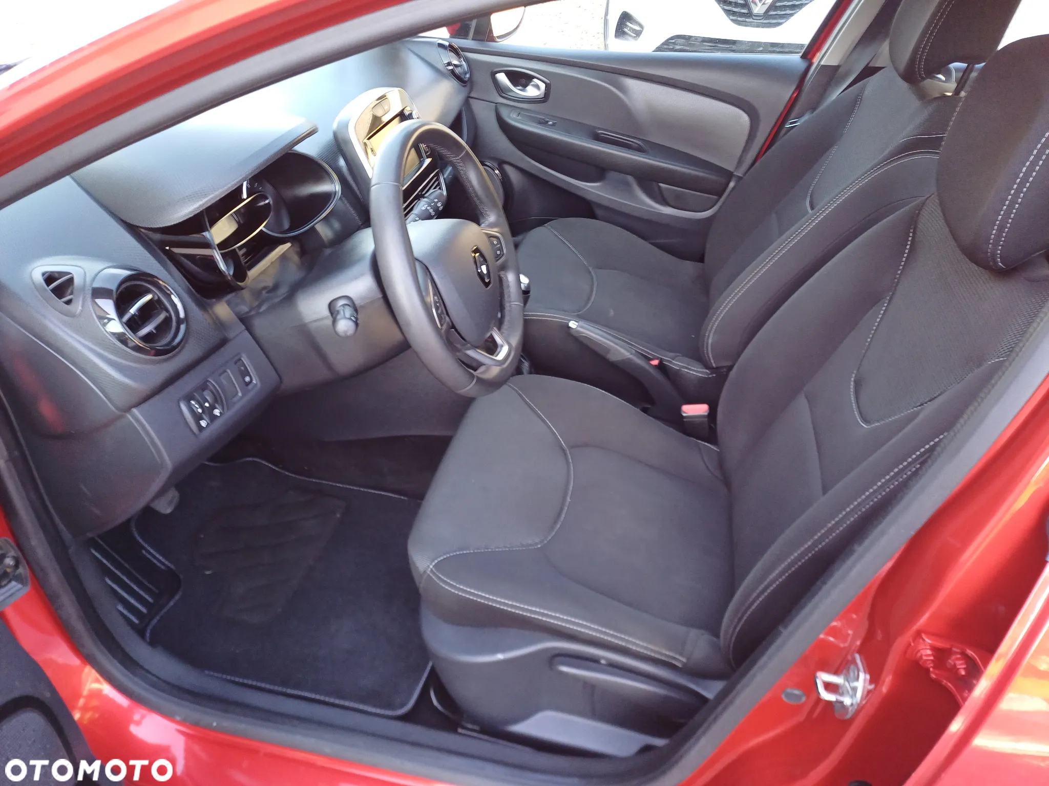 Renault Clio TCe 90 BUSINESS EDITION - 10