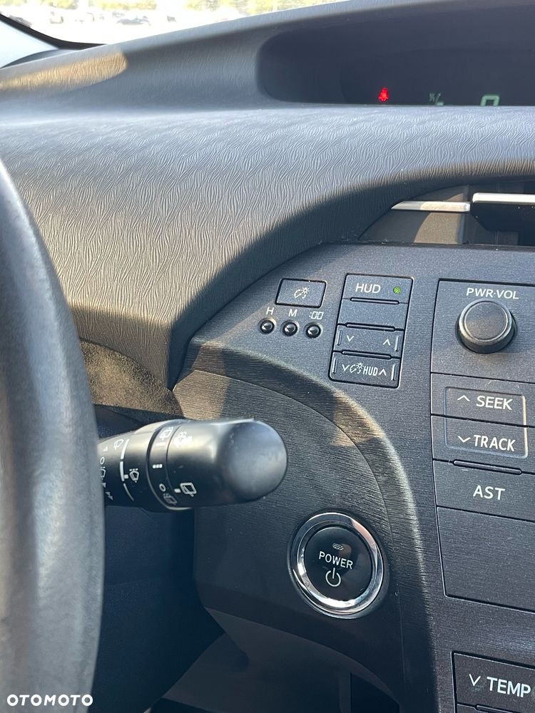 Toyota Prius (Hybrid) Comfort - 25