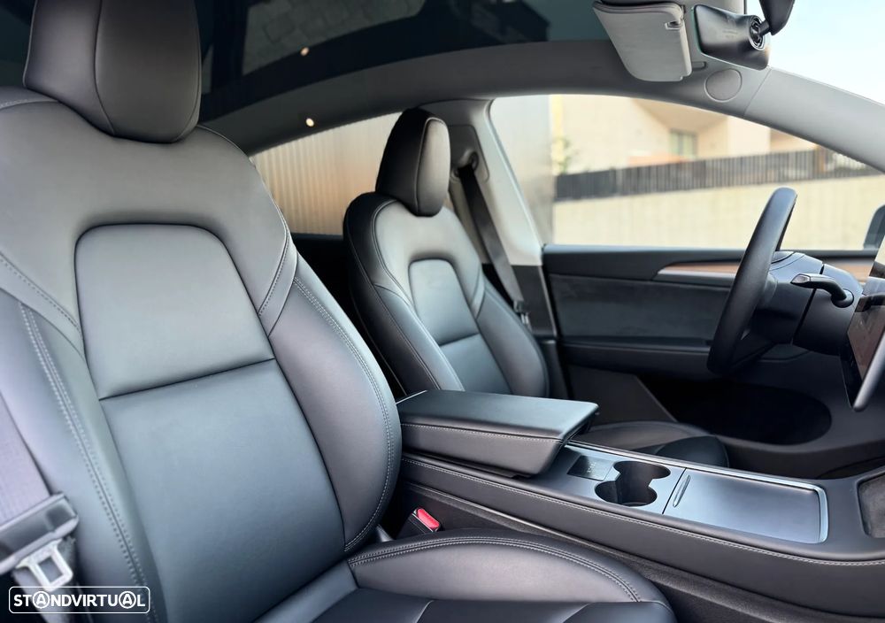 Tesla Model Y Long Range Dual Motor AWD - 27