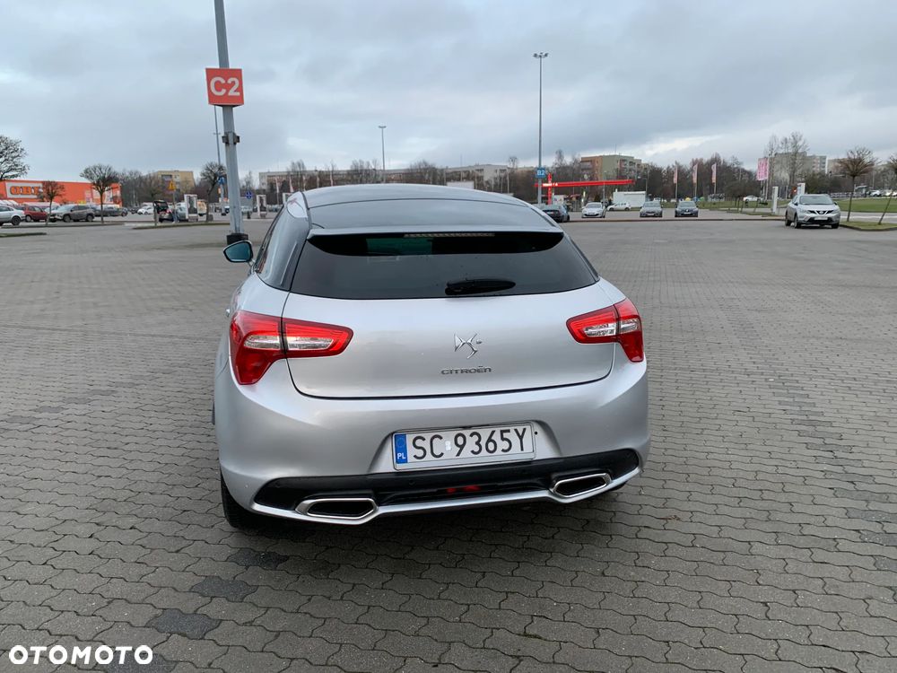 Citroën DS5 e-HDi 110 EGS6 SoChic - 11