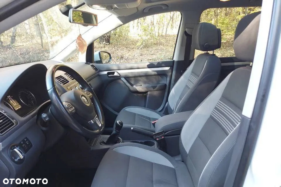 Volkswagen Touran - 5