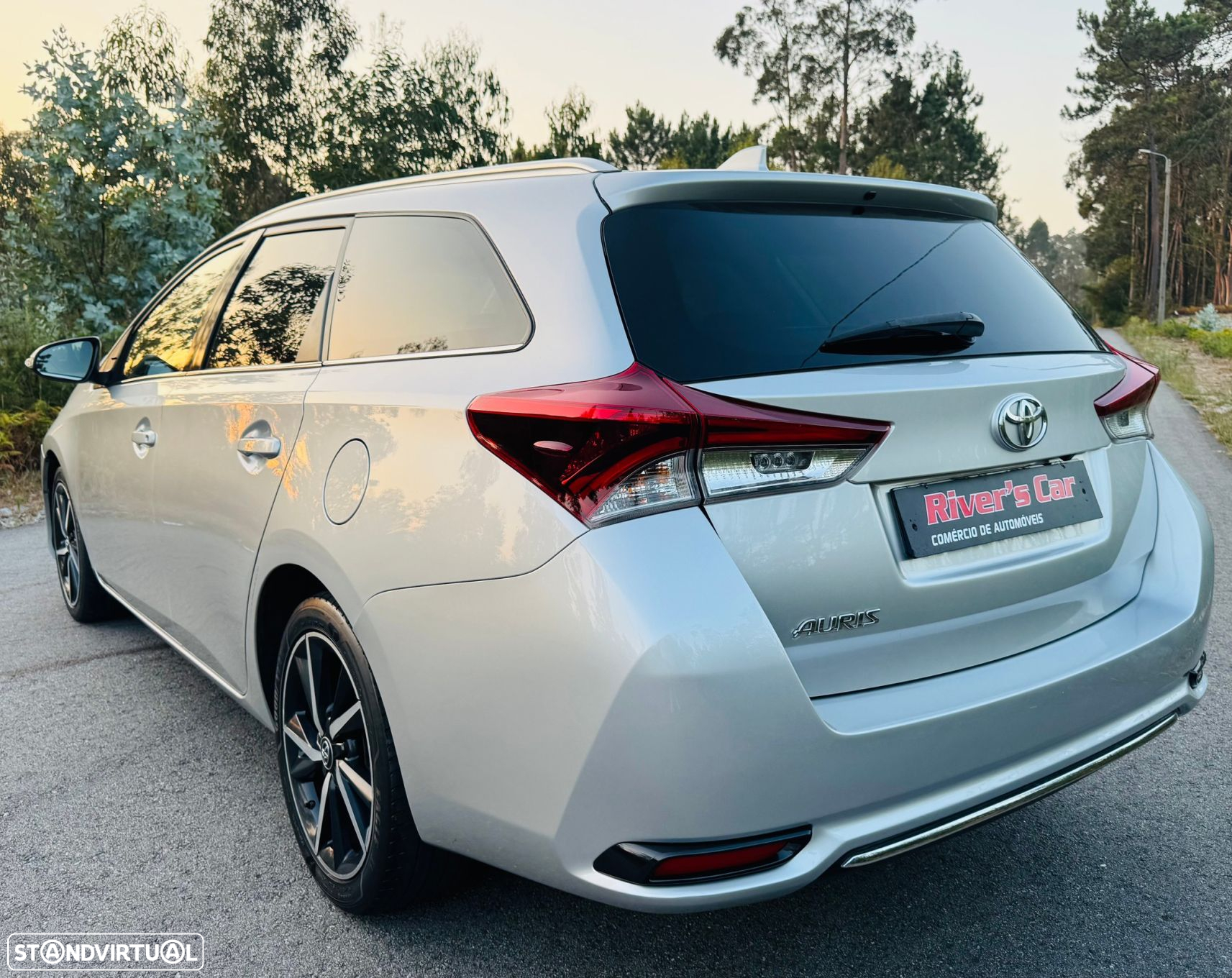 Toyota Auris Touring Sports - 11