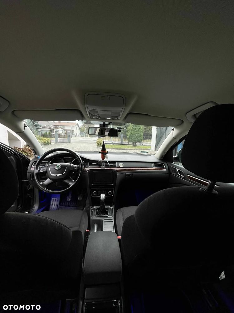 Skoda Superb 2.0 TDI Elegance - 14