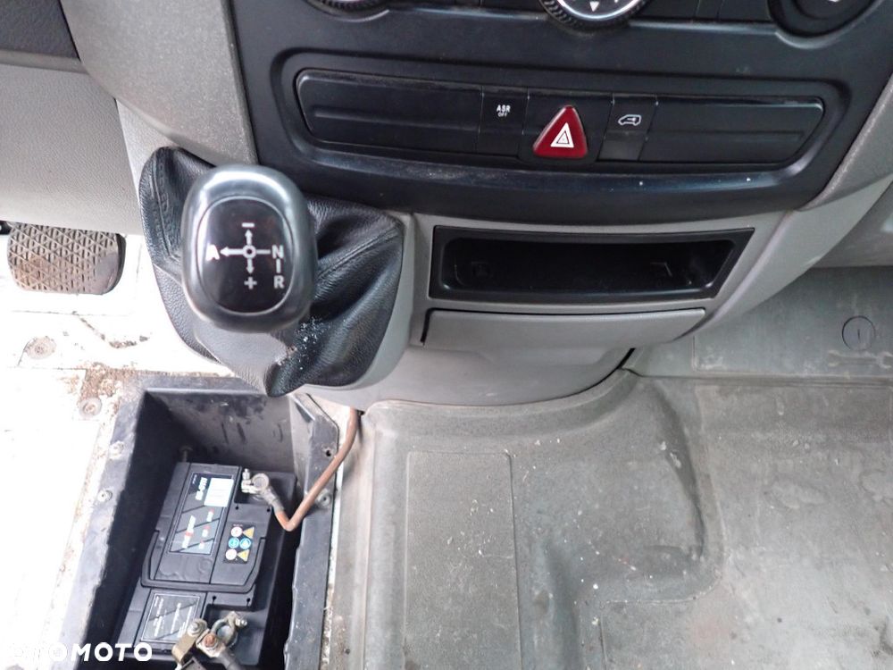 CZĘŚCI - Vw Crafter I 2,5 TDI 80KW 109KM BJK FILM AUTMAT AT BRYGADÓWKA DUBEL 2009r. INDEX - 9747 - 15