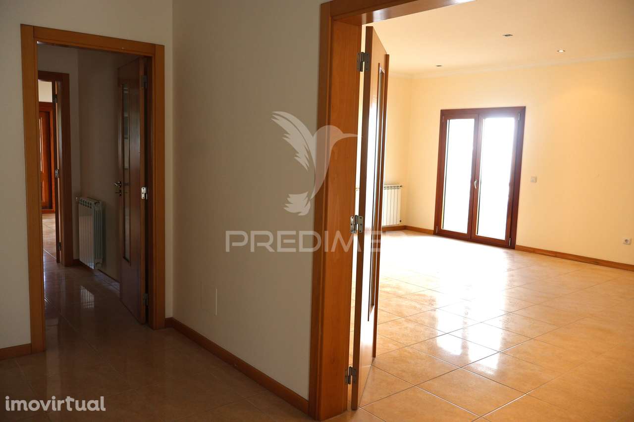Moradia independente T5 | 600 m² de Exclusividade, Conforto e Priva... - Grande imagem: 3/20