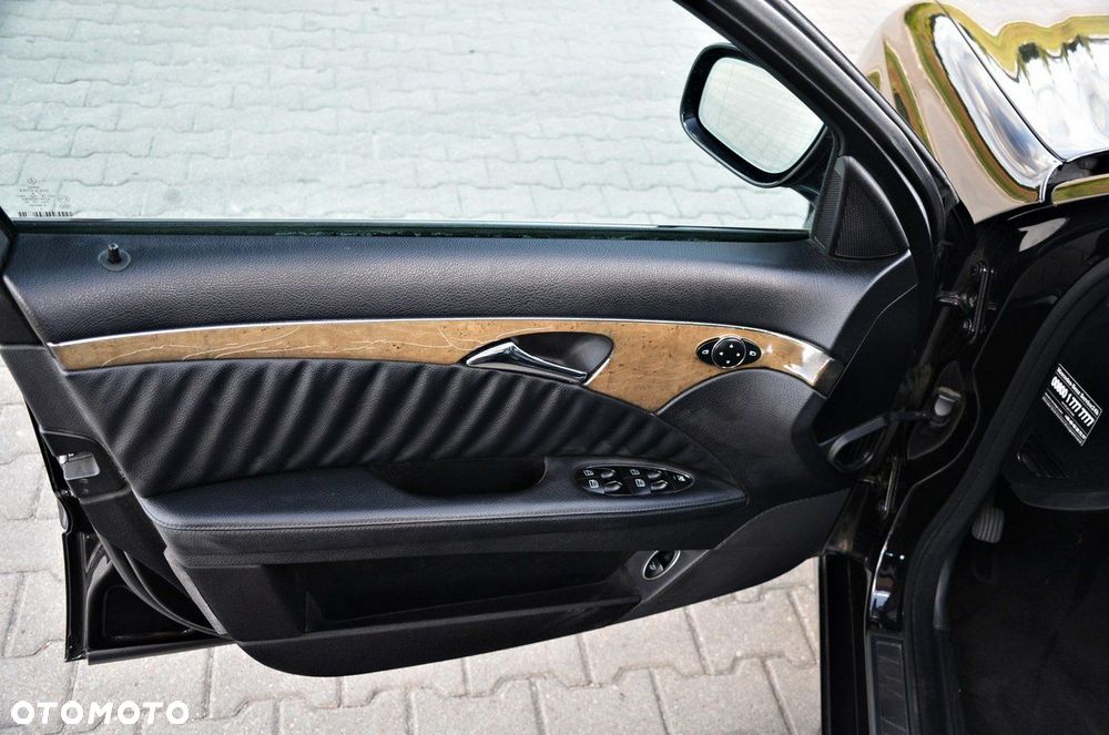 Mercedes-Benz Klasa E - 24