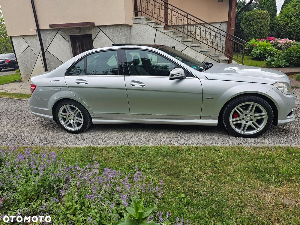 Mercedes-Benz Klasa C 180 Kompressor BlueEFFICIENCY Special Edition - 4