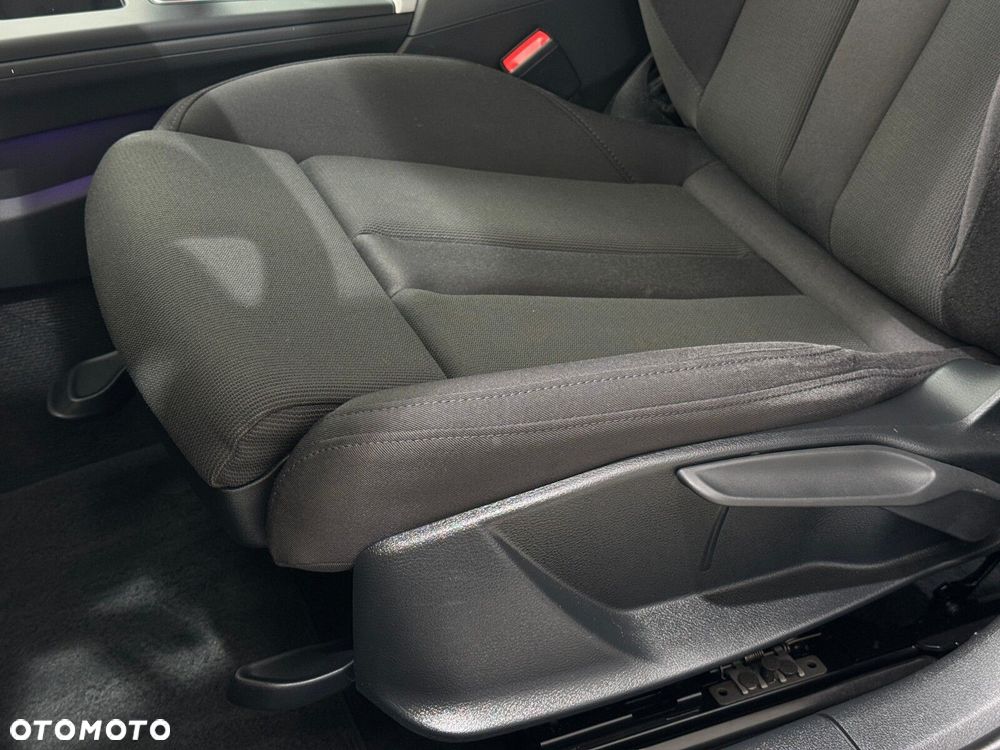 Audi A4 Limousine - 11