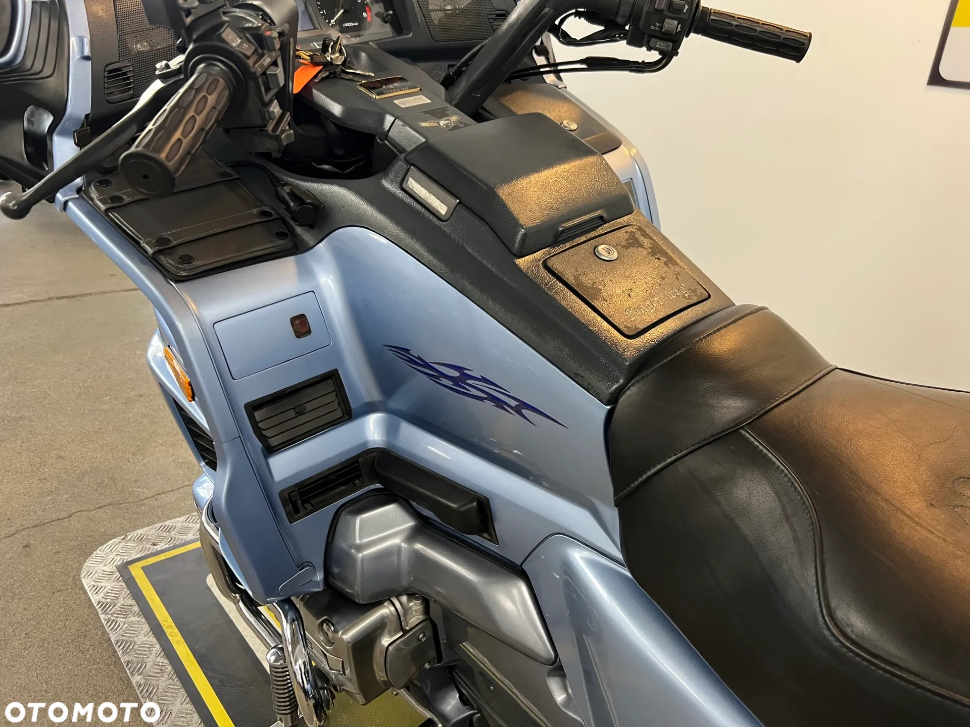 Honda GL - 27