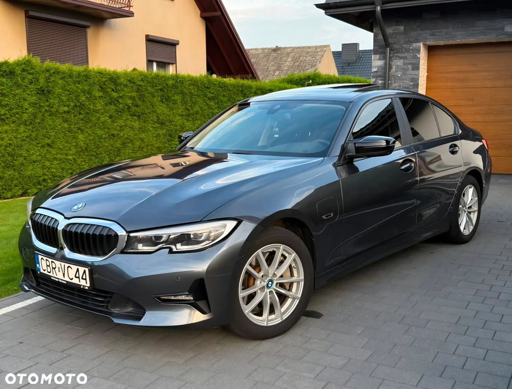 BMW Seria 3 330e xDrive - 2