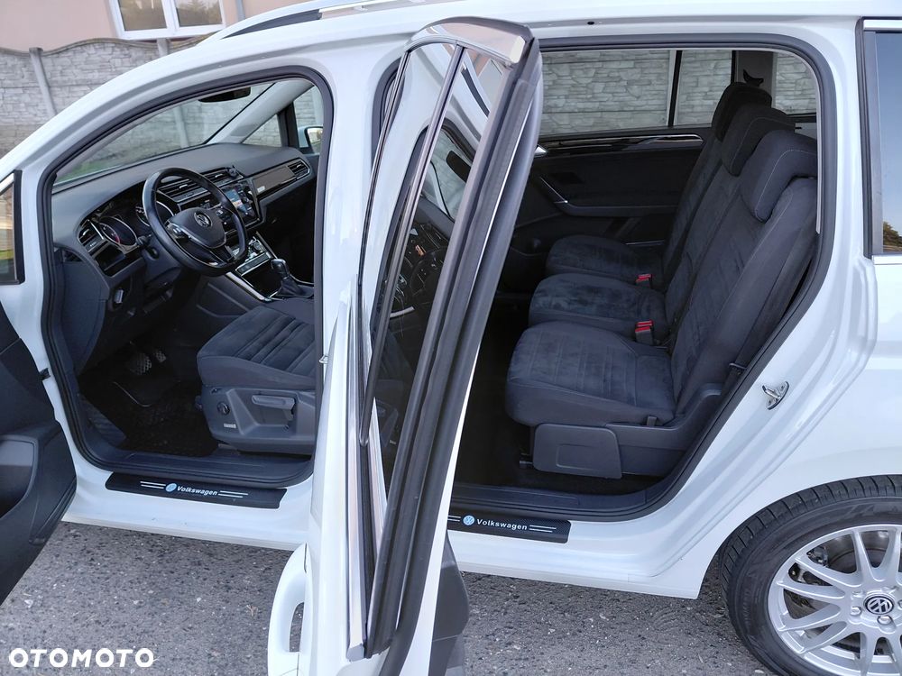 Volkswagen Touran - 32