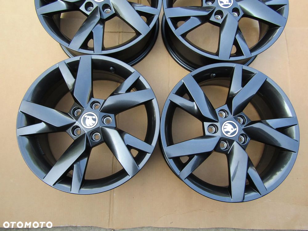 4x Felgi Aluminiowe 17 Skoda Kodiaq Karoq Octavia II III IV Superb Yeti 6,5 j 5x112 ET46 / 5E3601025 STAN IDEALNY - 5