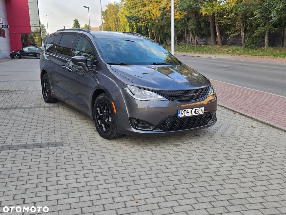 Chrysler Pacifica - 21