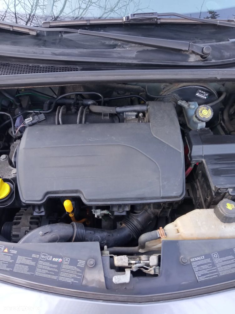 Renault Clio 1.2 16V Alize - 8