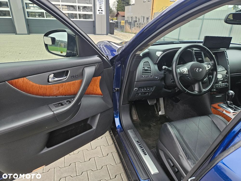 Infiniti QX70 3.7 AWD GT - 8