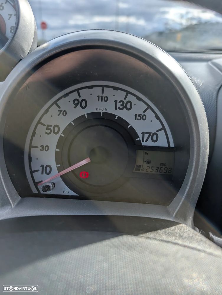 Peugeot 107 1.0 Urban - 10