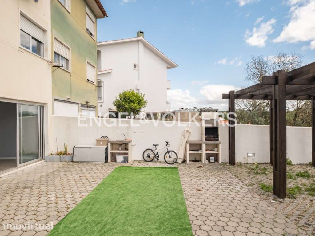 Andar de Moradia T3 em Porto Salvo - Grande imagem: 3/30