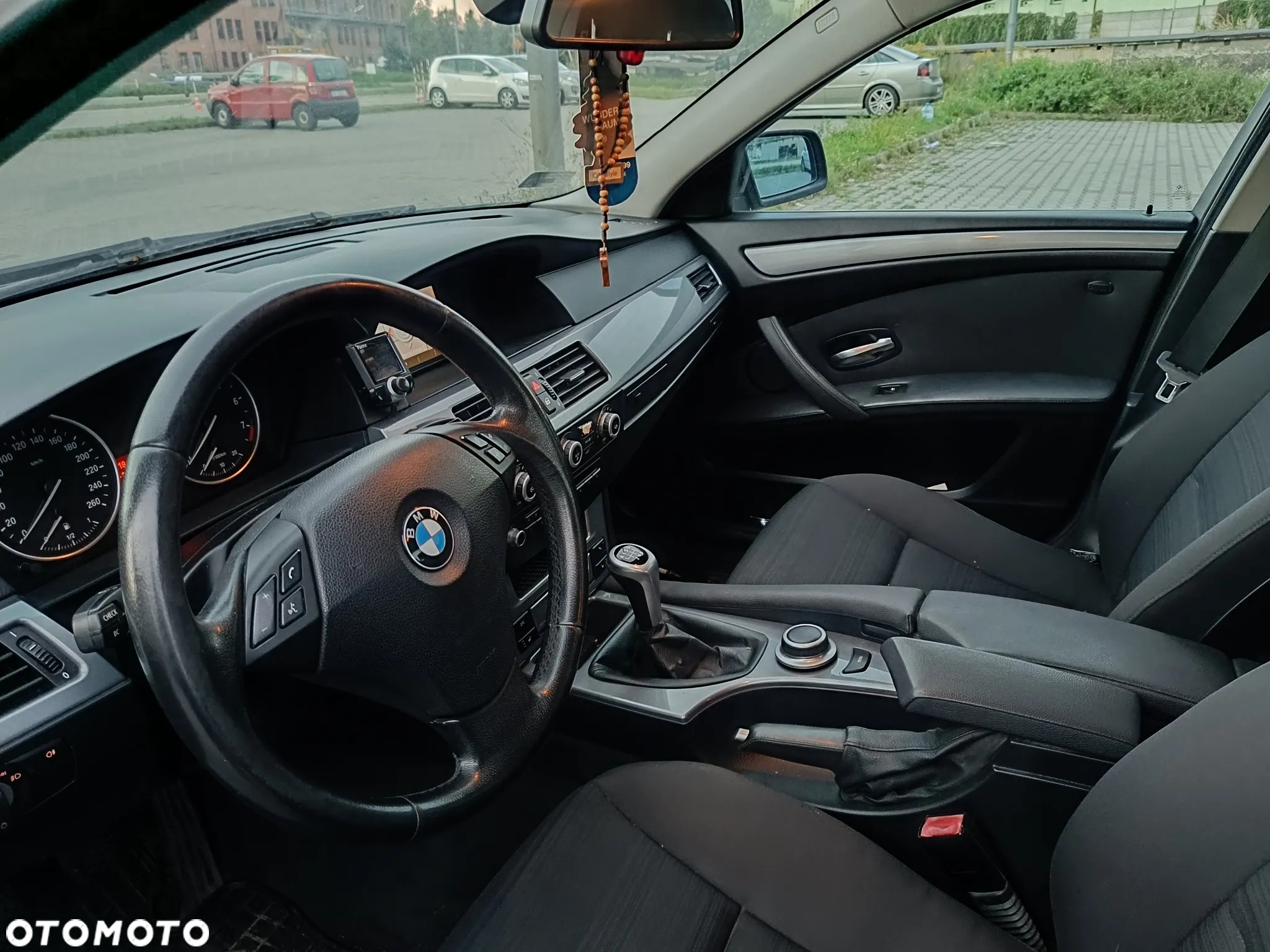 BMW Seria 5 520i - 4