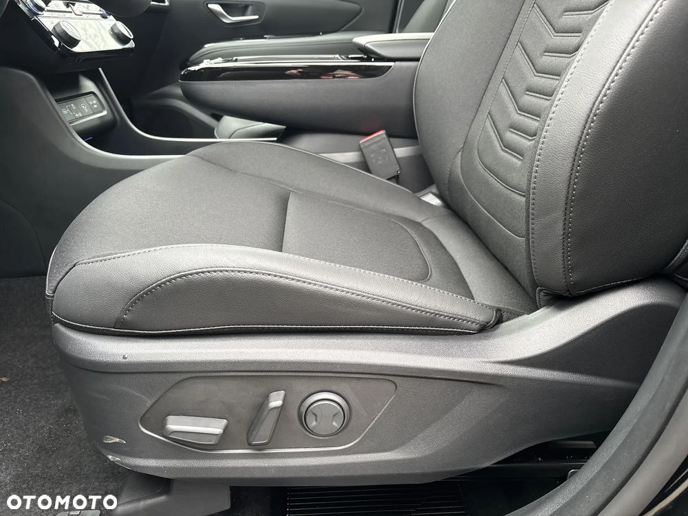 Hyundai Tucson 1.6 T-GDi HEV Executive 2WD - 13