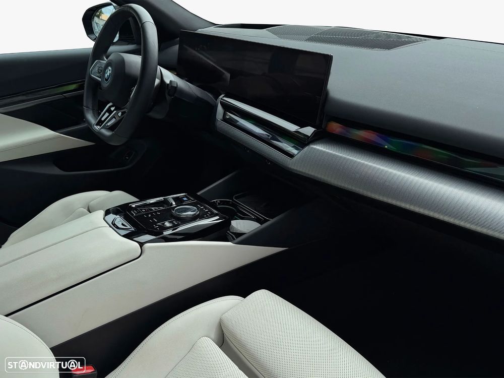 BMW i5 eDrive40 Pack Desportivo M - 8