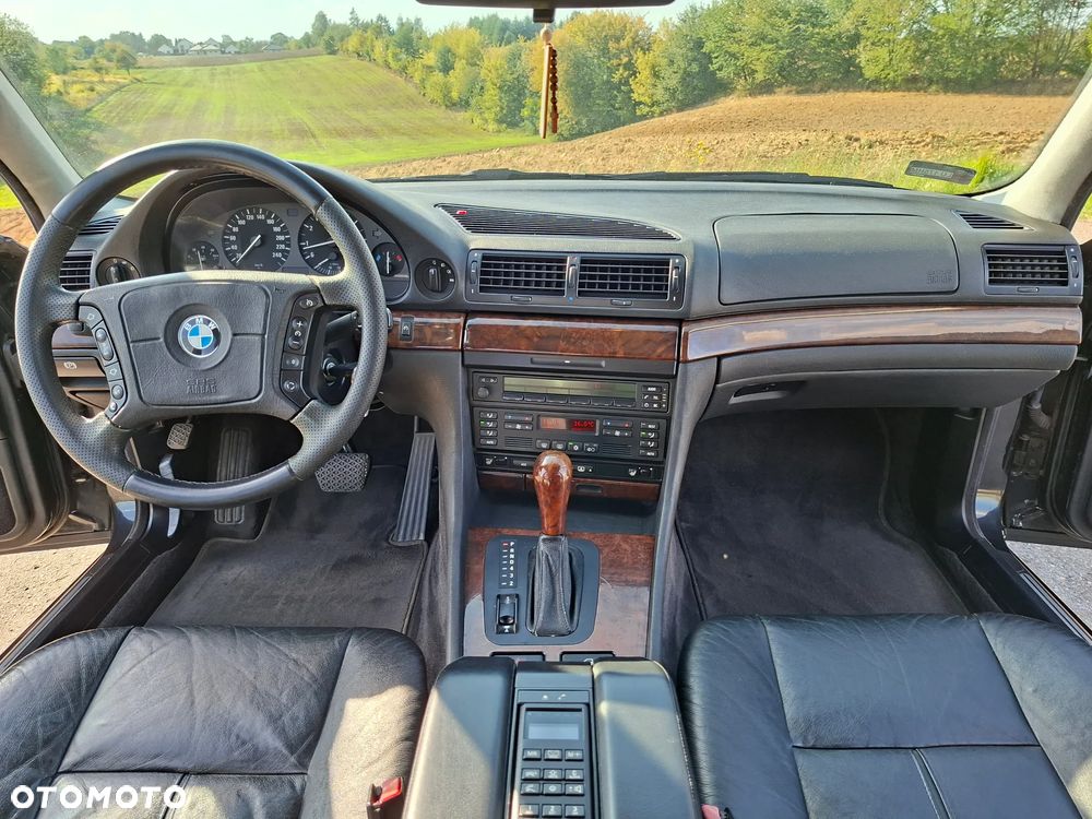 BMW Seria 7 740iL - 17