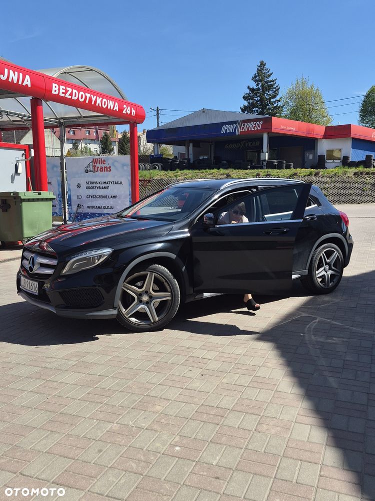 Mercedes-Benz GLA - 1