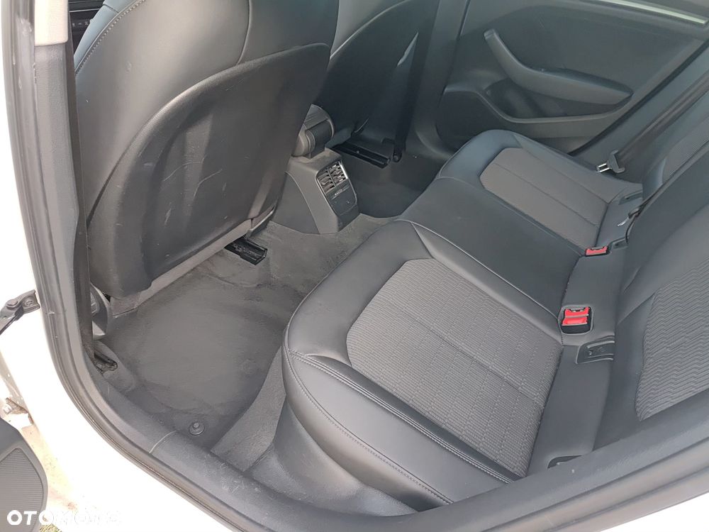 Audi A3 Sportback 1.6 TDI (clean diesel) S line Sportpaket - 9