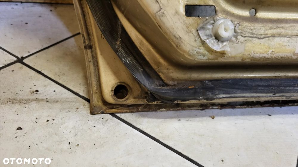 Drzwi Lewy Tył Mercedes W123 Kombi - 14