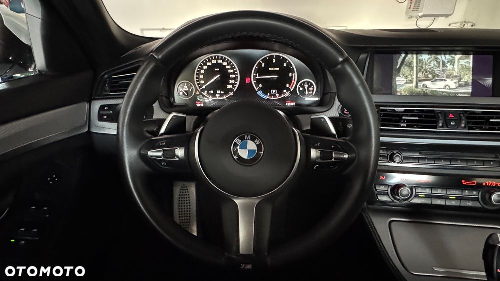 BMW Seria 5 520d xDrive - 13