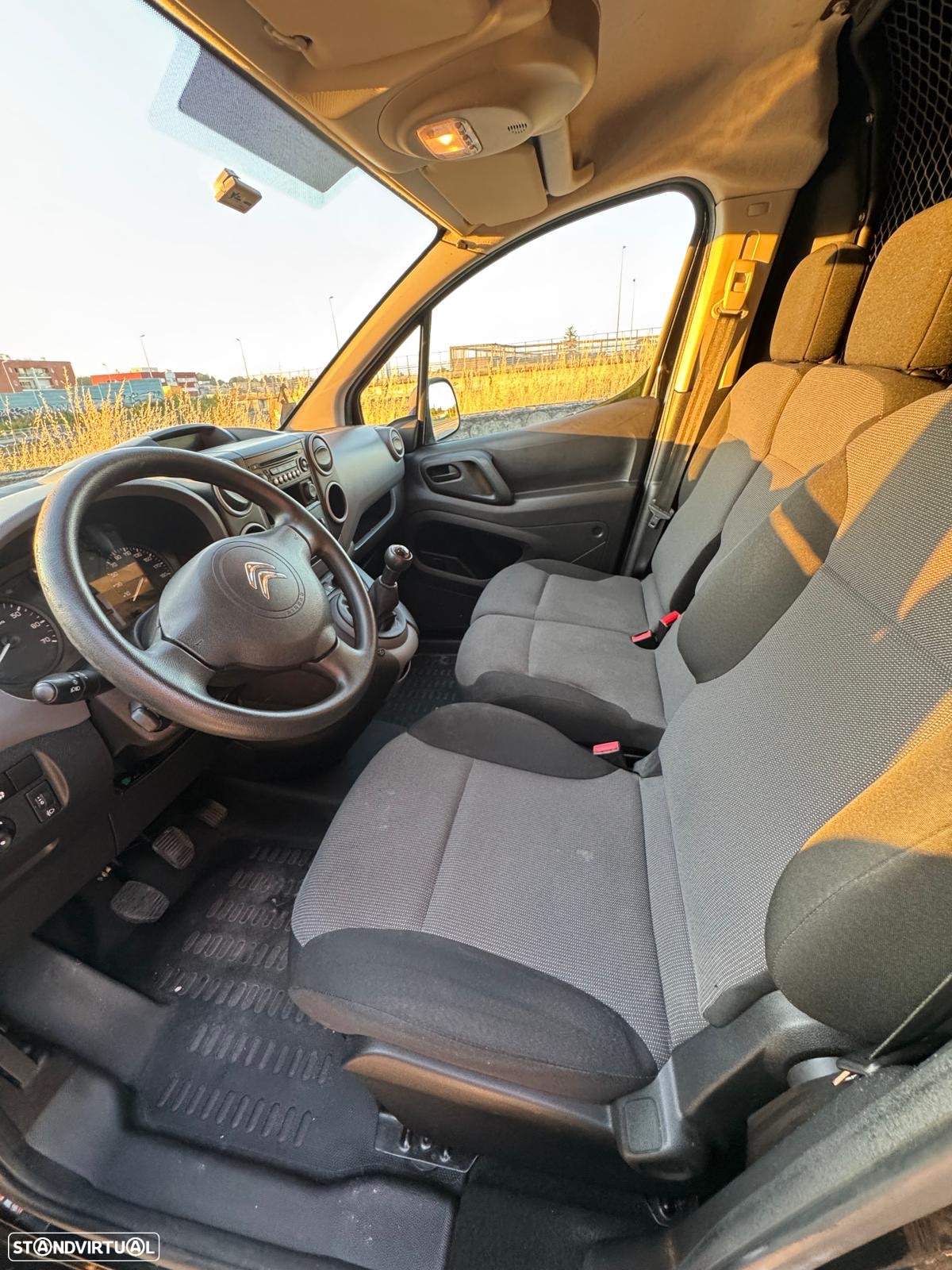 Citroën Berlingo 1.6 BlueHDI L1 3L 100cv IVA DEDUTÍVEL - 13